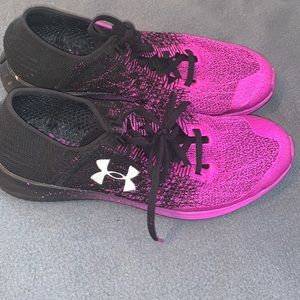 Ladies Under Armour Running Shoe 10 Black Purple